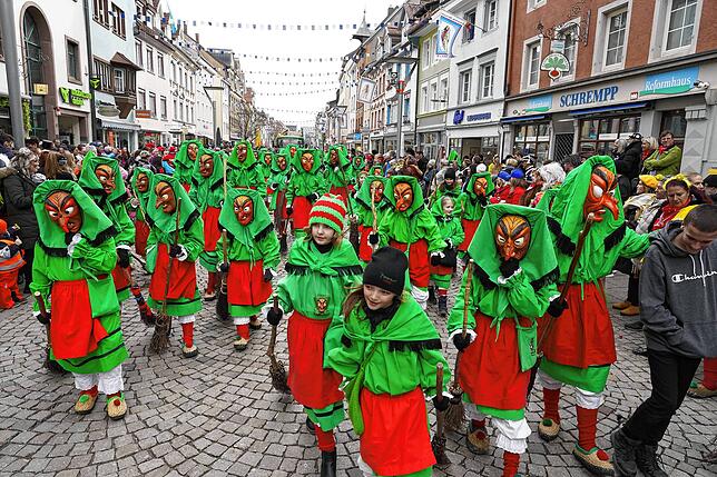 Bild 13: Fastnacht 2023: Die schönsten Fotos vom Umzug am Donnerstag in Villingen