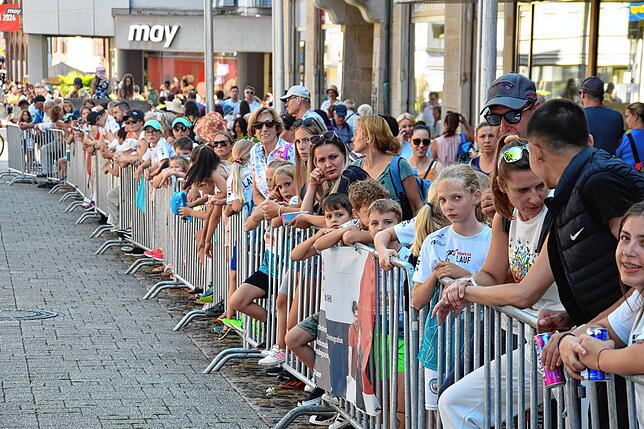 Bild 25: So viele sind beim 14. Trompeterlauf in Bad Säckingen dabei! Hier die Bilder der jüngsten Läufer