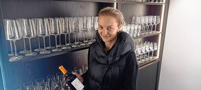 Gina Würthner hat in der ehemaligen Stadtapotheke die Weinbar Varia eröffnet.