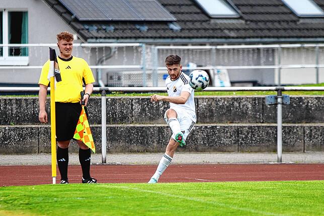 Bild 4: SV 08 Laufenburg siegt 2:1 gegen Spvgg Gundelfingen/Wildtal – und wir haben Fotos!