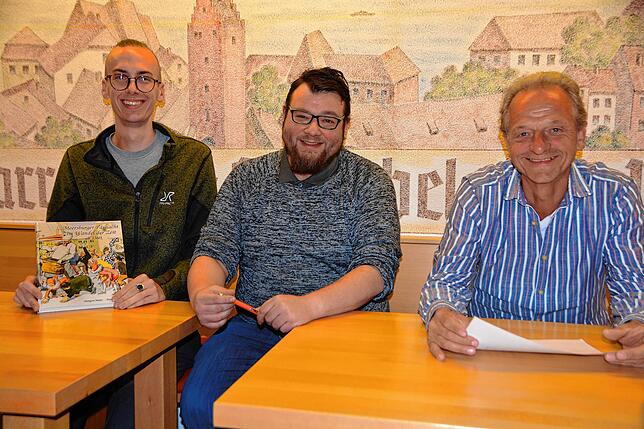 Kanzleirat Niklas Bergmoser, Zunftmeister Alex Wurster und Hexenvater Uwe Raschke (von links) sind die Hauptorganisatoren des Teams zur ...