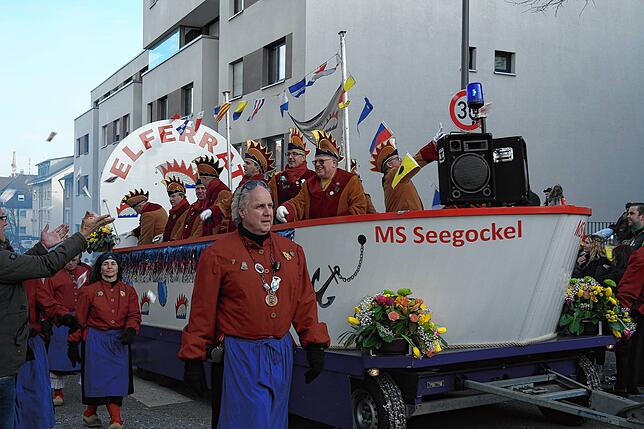 Bild 4: Bilder vom Narrensprung der Narrenzunft Seegockel in Friedrichshafen (3/3)