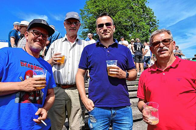 Bild 22: Pokalspiel  gegen Heidenheim: Fans feiern FC 08 Villingen trotz Niederlage