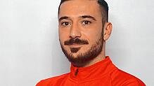 Ahmet Turan trifft zweimal beim 6:2 des ESV Südstern Singen über die Spfr Owingen-Billafingen.