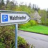 Für Besucher und Teilnehmer an Beerdigungen steht ein großer Parkplatz auf dem Waldfriedhof auf der Seebauernhöhe zur Verfügung. Doch ...