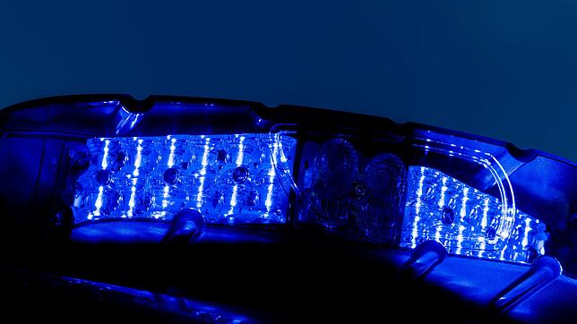 Feuerwehr, Polizei und Rettungsdienst sind mit zahlreichen Kräften im Einsatz. (Symbolbild)