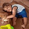 Nick liebt Hunde und sie lieben ihn.