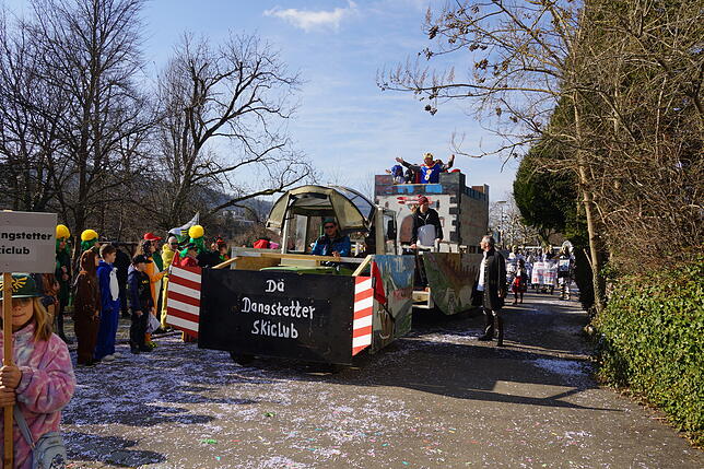 Bild 13: 43. Küssaberger Narrentreffen: Märchenhafte Fasnacht in Rheinheim