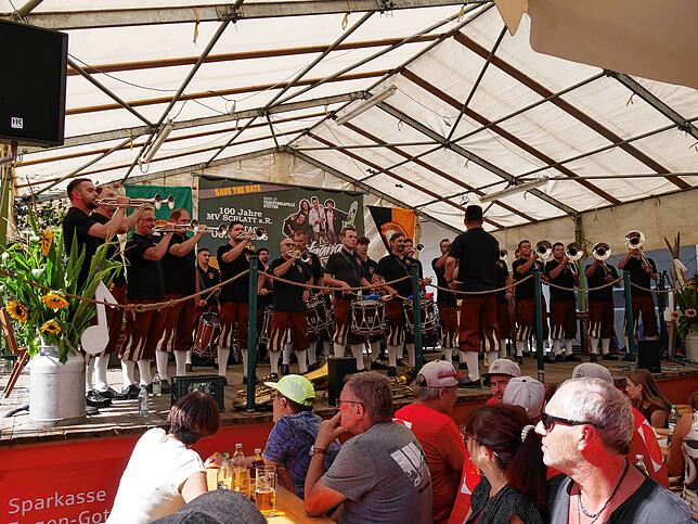Bild 9: So schön war es auf dem Scheunenfest in Schlatt am Randen