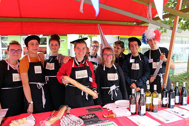 Bild 30: Beim Blumberger Straßenfest war die Stimmung trotz des Regenwetters gut