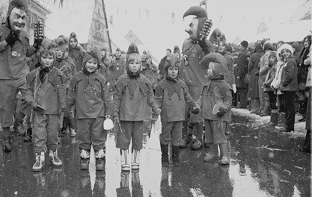 Treffen der Schwarzwälder Narrenvereinigung in Pfohren, etwa 1978
