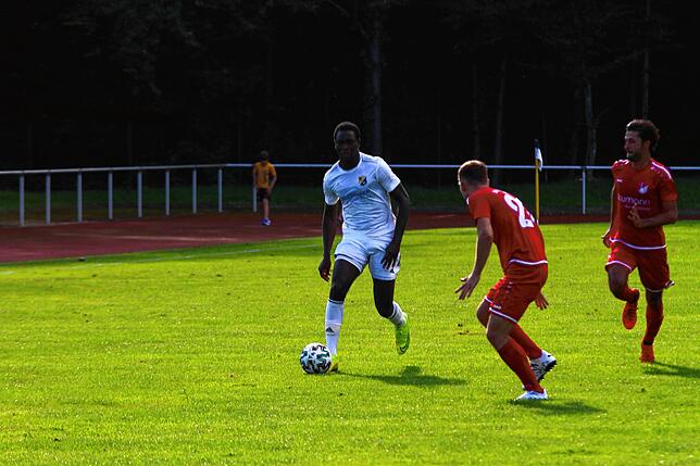 Bild 4: SV 08 Laufenburg siegt in Unterzahl gegen den SV Kirchzarten &ndash; und wir haben Bilder!