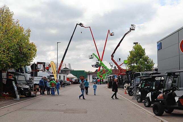 Bild 1: Volles Programm beim Gewerbetag in Salem