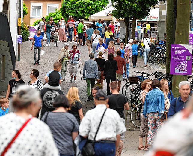 Ordentlich besucht: Am verkaufsoffenen Sonntag waren die Straßen in der Radolfzeller Innenstadt gut besucht. Das Interesse konnte trotz ...
