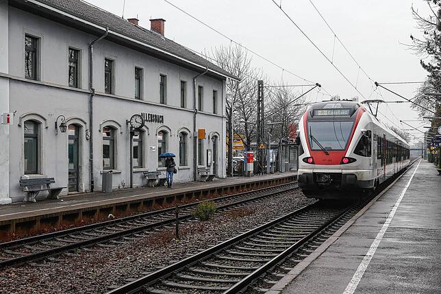 Der Seehas in Allensbach: Ab Ende Oktober müssen die Fahrgäste auf Ersatzbusse umsteigen.