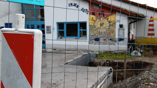 Am Kindergarten Güttingen, der gerade auch ausgebaut wird, hat sich der Personalmangel gleich zu Beginn des Kitajahres deutlich gemacht. ...