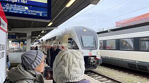 Hier beginnt die Strecke der Gäubahn: Bestenfalls können Reisende von Singen nach Stuttgart ohne Umstieg fahren. Das ist ab 2026 für ...