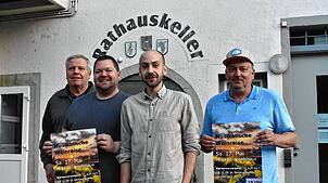 Jürgen Reiske, Dirk Witzig, Marcel Peghini und Dietmar Leipert (von links) laden ein zur musikalischen Weinreise. Foto: Thomas Mink