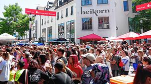 Das Stadtfest lockt jährlich zahlreiche Besucher nach Singen, wie das Bild vom Juni 2023 zeigt. Damit es für alle ein sicheres Fest ...