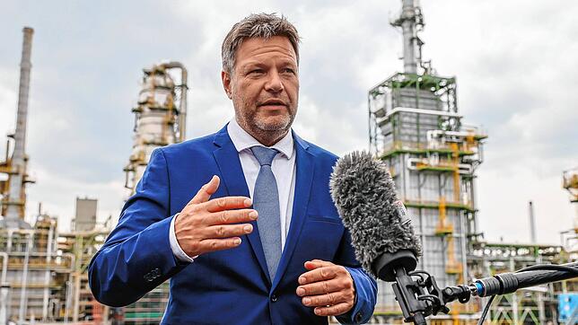 Robert Habeck, Bundesminister für Wirtschaft und Klimaschutz, bei einem Besuch in Leuna im Mai 2022.