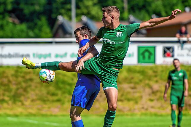 Bild 21: FC Weizen rettet sich durch das 2:1 beim SV Rheintal vor dem Direktabstieg &ndash; und wir haben Bilder!