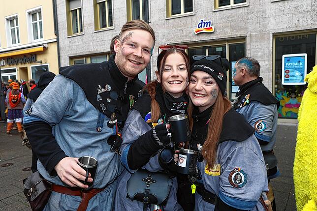 Bild 25: Die Konstanzer Fasnacht außer Rand und Band! Hästräger feiern auf der Marktstätte – die schönsten Bilder!