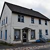 Ein Archivbild des ehemaliges Gasthauses Löwen in Bodman und des dahinter liegenden Gästehauses (ehemaliges Naturfreundehaus).