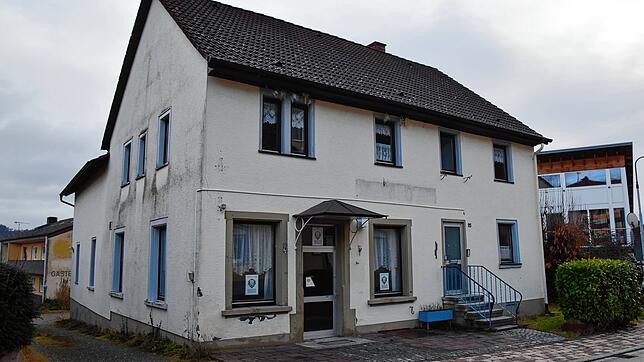 Das Ex-Gasthaus Löwen in Bodman und das dahinter liegende ehemalige Naturfreundehaus (links auf dem Bild) soll für die ...