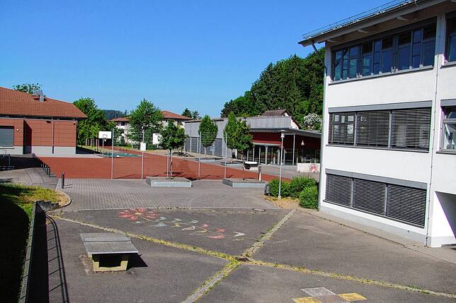 Modern, zeitgemäß und gut ausgestattet präsentiert sich die Gemeinschaftsschule Rheintal am Standort Hohentengen, mit Mensa, zwei ...