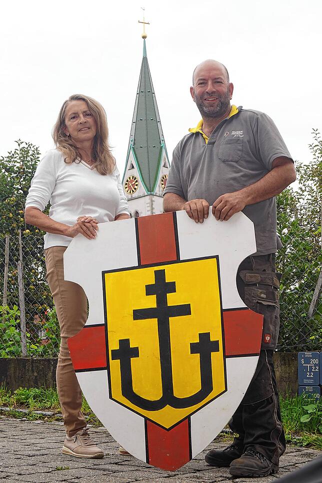 Kilian Stadelhofer hat als Vorsitzender des Vereins Wollmatinger Dorffest Klara Trummer zur offiziellen Eröffnung als Ehrengast eingeladen.