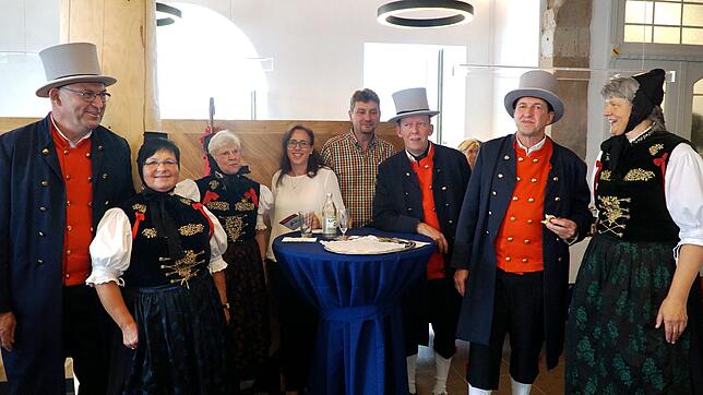 Ein Teil der Löffinger Trachtengruppe beim großen Kreistrachtenfest: (von links) Hans-Peter und Claudia Heer, Gerda Müller, Joachim und ...