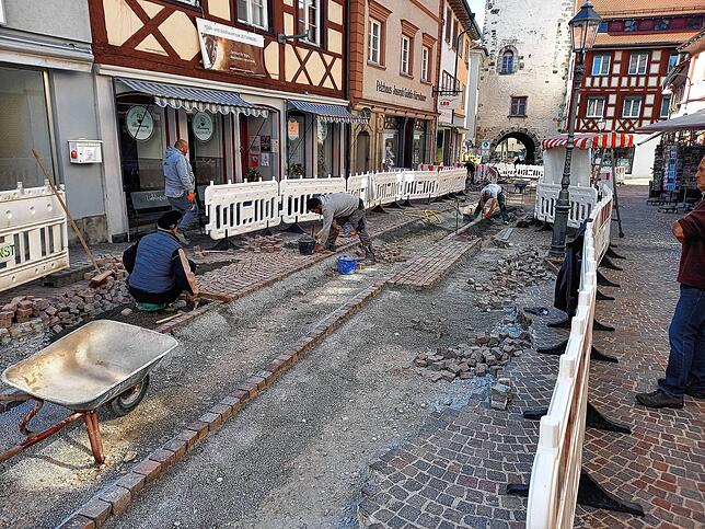 Teils reichten die Bauarbeiten bis direkt an die Geschäfte heran. Die Händler bescheinigten der Baufirma Dunst dennoch, dass ihre ...