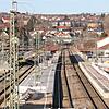 Von der Fürst-Joachim-Brücke aus betrachtet, lassen sich die neuen Bahnsteige des Bahnhofs Donaueschingen gut erkennen. Die ...