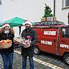 Mit ihrer rollenden Suppenküche verteilen Claudia und Gregor Malkmus an Weihnachten Sachspenden an Obdachlose.