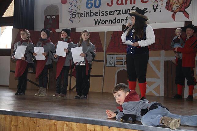 Bild 26: Premiere: Erster Kinderzunftmeisterempfang und Umzug der Narren am Bodensee