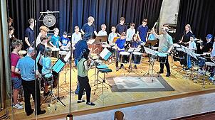 Am 29. Juni dreht sich bei der Musikschule Tiengen alles einen Tag lang um das Schlagzeug. Dabei gibt es drei Workshops und Konzerte im ...