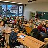 Gemeinsam lernen, was für den Besuch der Schule in Deutschland nötig ist: In der VKL-Klasse von Benita Hasselblatt an der Wehrer ...