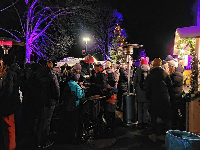Bild 8: Bilder vom Freitag des 1. Adventsmarkts in Bonndorf