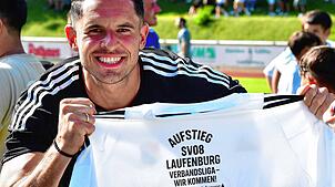 Verbandsliga – wir kommen: Ausgerechnet gegen Ex-Regionalligist SC Pfullendorf, der zuletzt vor 31 Jahren im Waldstadion zu Gast war, ...