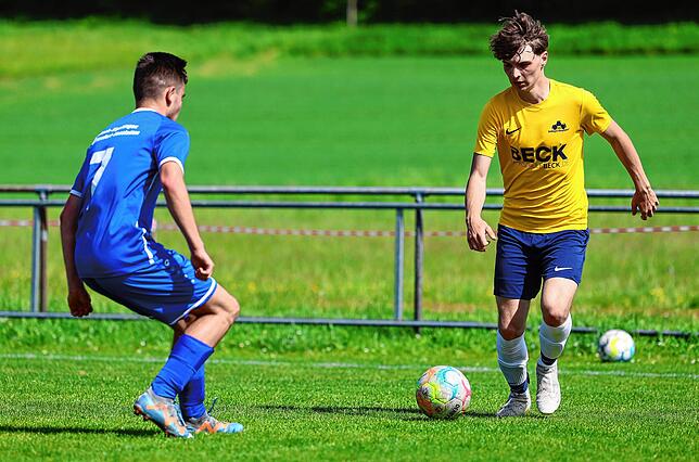 Bild 14: 6:0-Sieg im Spitzenspiel! A-Jugend der SG Dettingen-Dingelsdorf erobert Bezirksliga-Spitzenposition