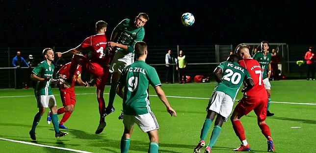 Bild 2: FC Wallbach feiert beim 3:1 gegen den FC Zell seinen ersten Heimsieg &ndash; und wir haben die Bilder!