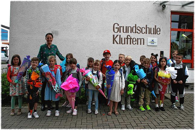 Klasse 1b: Die Erstklässler mit ihrer Klassenlehrerin Mirjam Kunkel.