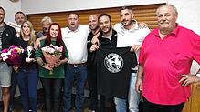 Oberschützenmeister Thomas Kilian vom Schützenverein Albbruck (links) mit den Siegern des diesjährigen Grümpelschießens. Bild: Dieter Schopf