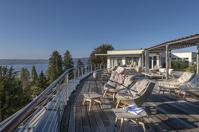 Blick von der Terrasse der Klinik Buchinger Wilhelmi über den Bodensee.