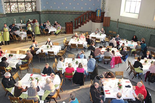 Die Singener Vesperkirche bietet täglich nicht nur ein warmes Essen, sondern auch geistliche Impulse und nette Gespräche. Das Angebot ...