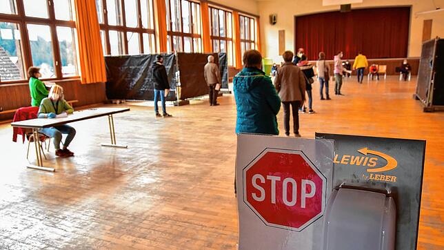 In Tennenbronn wird es an den kommenden beiden Samstagen jeweils von 13 bis 16 Uhr eine kostenlose Schnelltestaktion in der Festhalle ...
