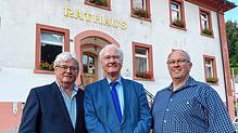 Verabschiedet werden im Gemeinderat St. Blasien Manfred Leber (von links), Thomas Mutter und Jürgen Mayer. Sie gehören dem neuen Gremium ...