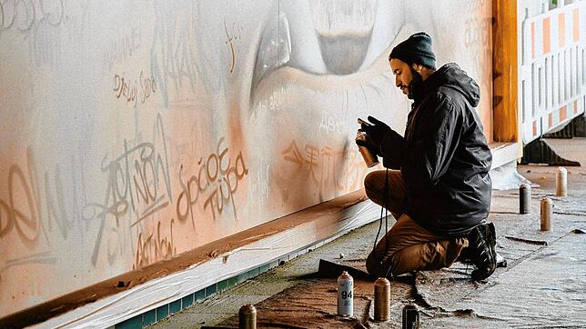 Emin Hasirci hatte nicht nur die Idee, die Markstätten-Unterführung mit Kunst aufzuwerten. Er hat für das Kunstprojekt auch das erste ...