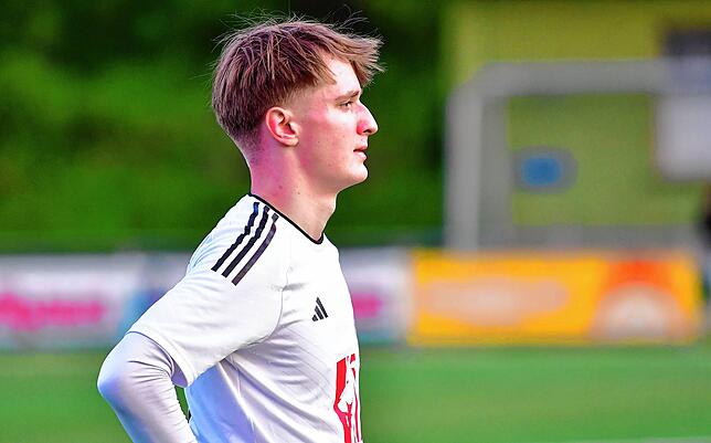 Fassungslos: Noah Vogelbacher von der SG Höchenschwand ist unschwer anzusehen, was er von der „Nesta-Gala“ beim 3:6 seiner Elf gegen den ...