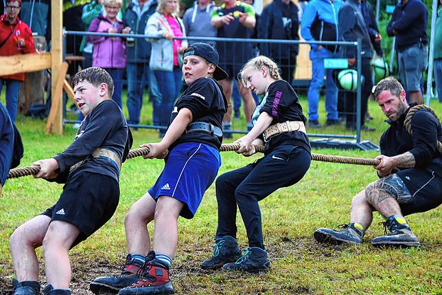 Bild 19: Hier sind die besten Bilder von der spektakulären Wette der Tauziehfreunde Unterkirnach